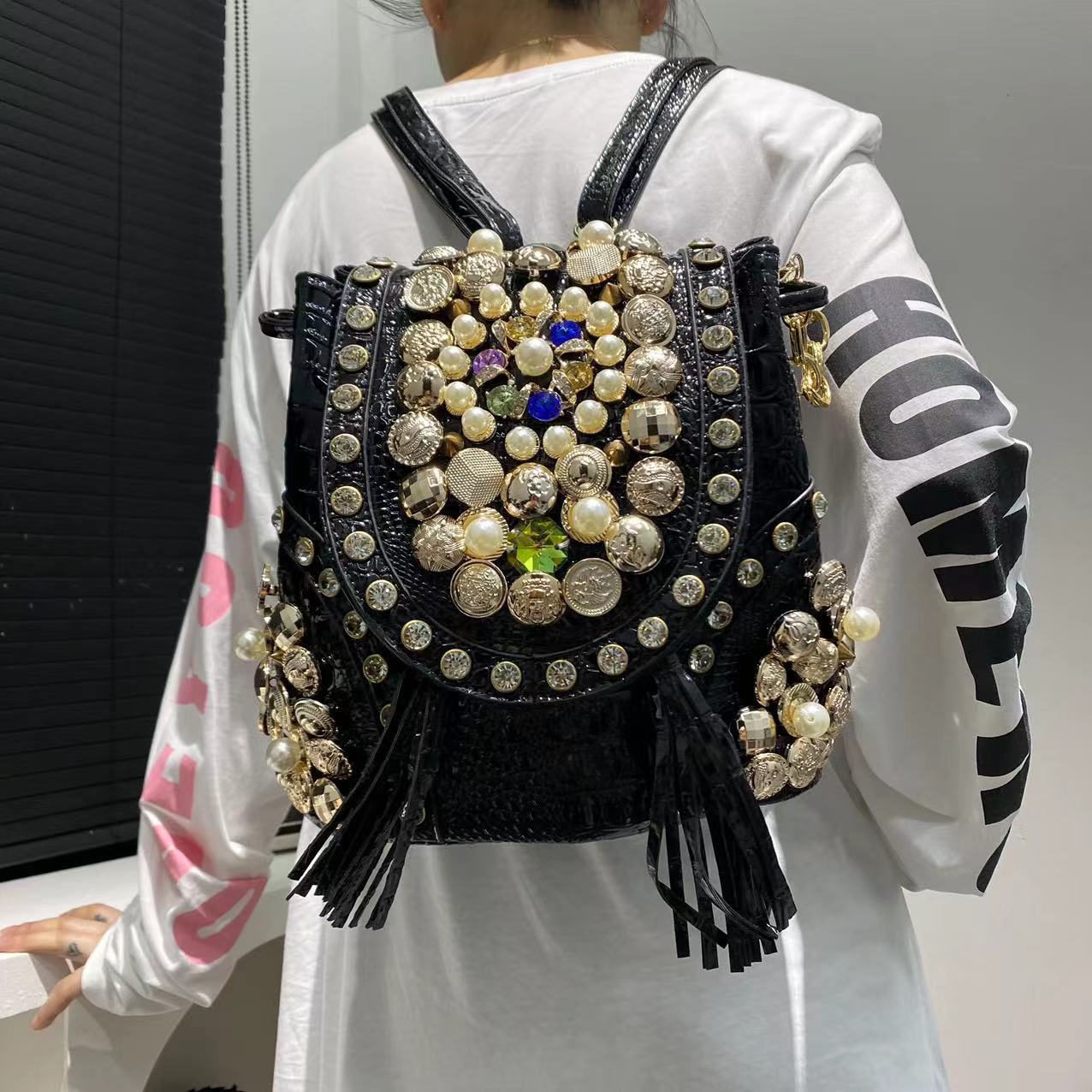 Женский новый элегантный рюкзак с бриллиантовыми заклепками многофункциональная модная сумка-ведро с бисером через плечо 5680₽
