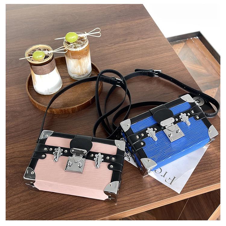 Trendy Box Messenger Bag: Stylish High-End Design for Men & Women