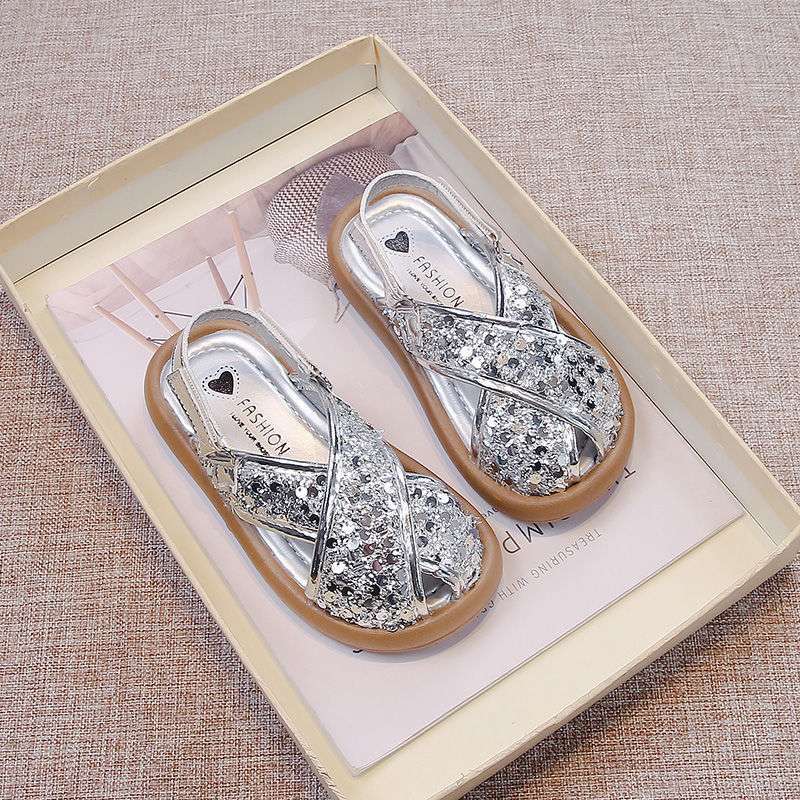 Girls sandals 2025 summer new little girl fashion bag head sequined princess shoes medium and older children go out beach shoes