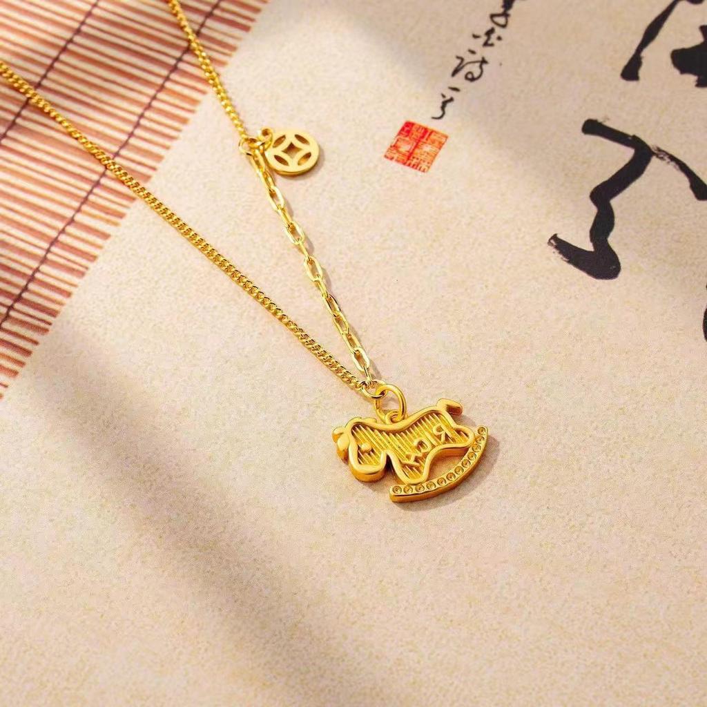 Collier avec pendentif poney mignon Ins Mode féminine Tempérament Luxe léger Polyvalent Niche Niche