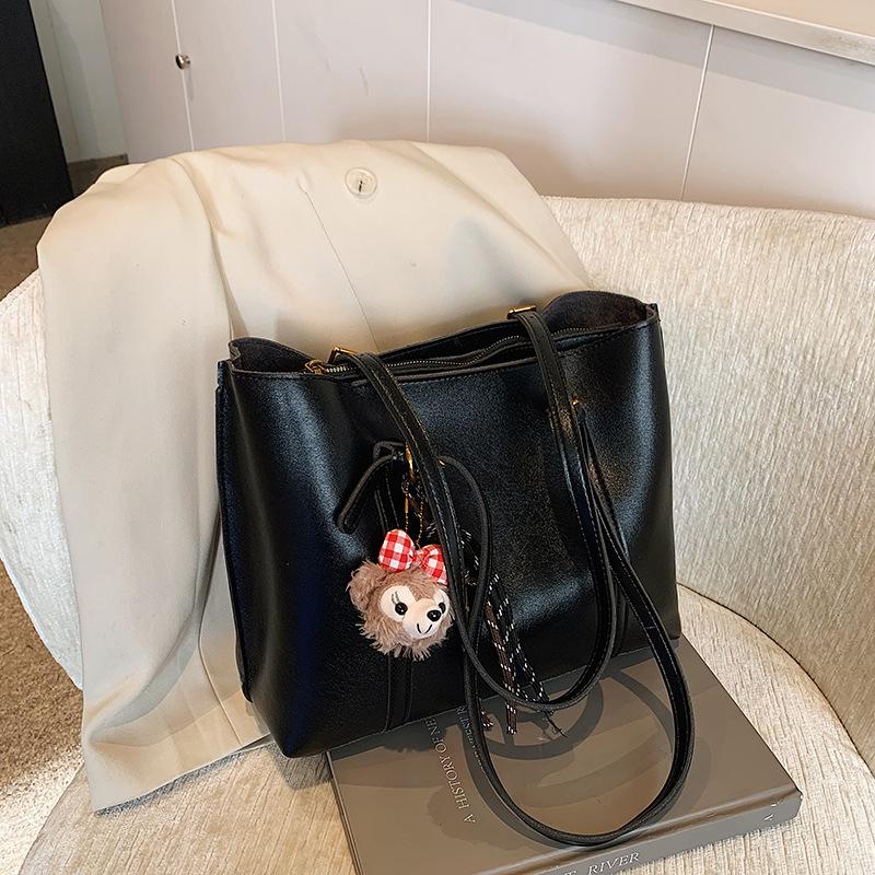 

High End Commuting Retro Large Capacity Bag, New Autumn and Winter Versatile Shoulder Bag, Fashionable Tote Bag
