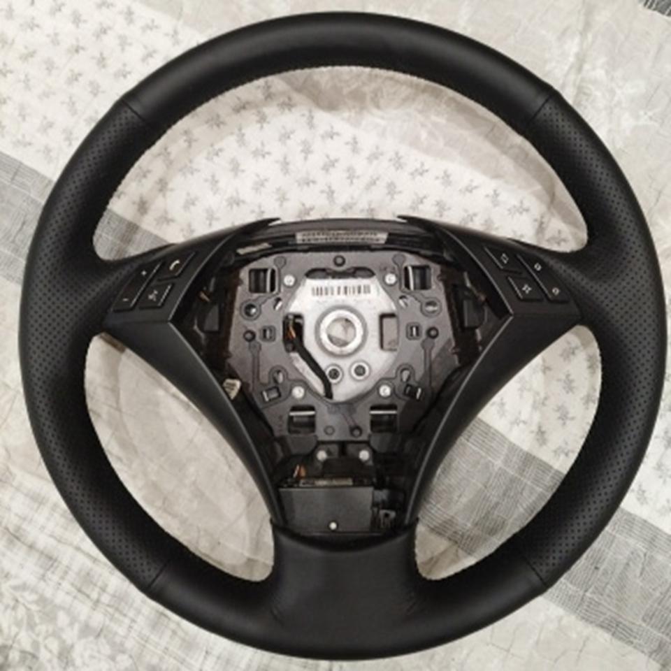 DIY Black Faux Leather Car Steering Wheel Cover For BMW E60 (Sedan) 530d 2003-2009 E61 (Touring) 2004 2005-2009