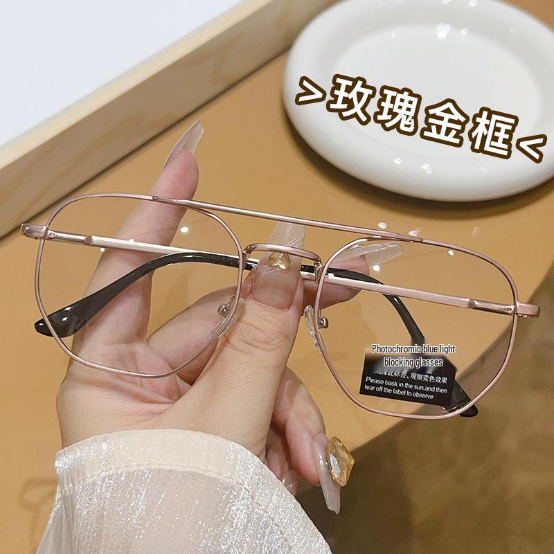 

Модные 2025 Легкие Фотохромные Металлические Ретро Квадратные Очки с Защитой от Синего Света