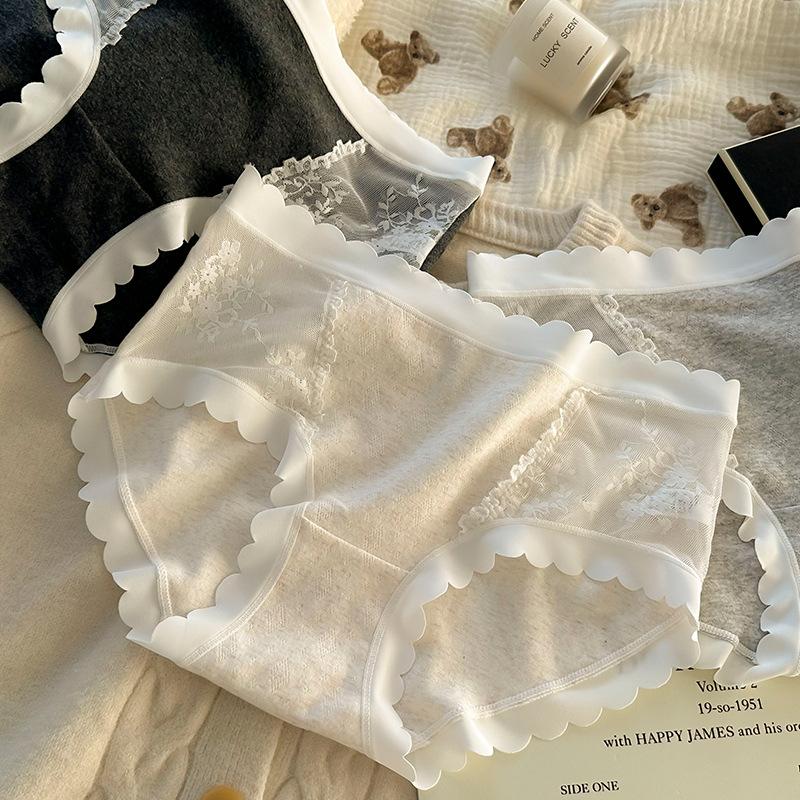 Women's Comfortable Seamless Lace Patchwork Wavy Edge Cotton Crotch Triangle Briefs
