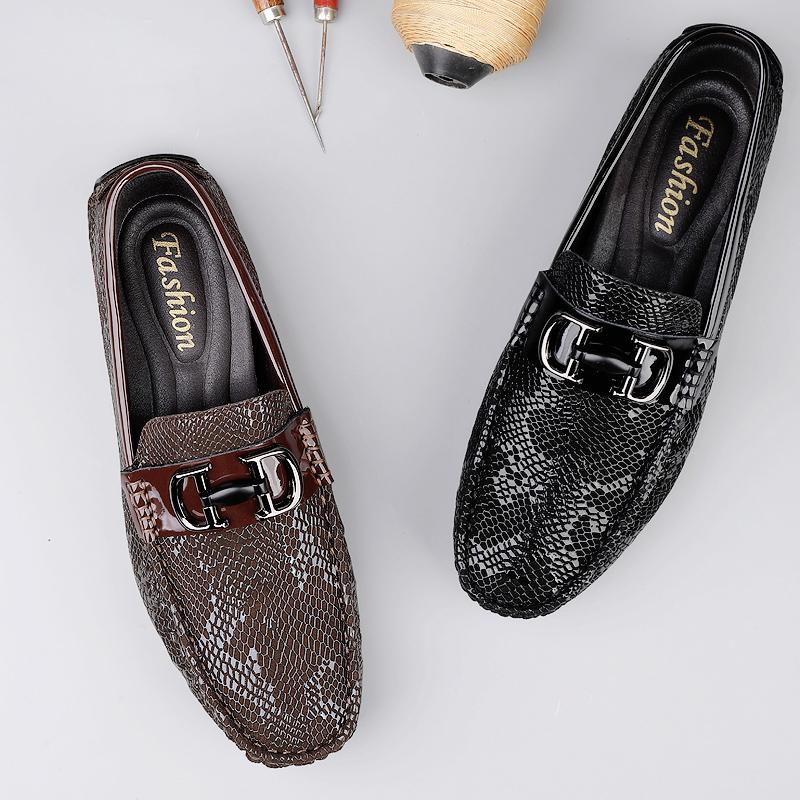 Fashion Men Luxury Comfortable Casual Slip On Non-slip Fashion Metal Buckle Decoration Bean Shoes Snake Skin Pattern Design Loafer Shoes