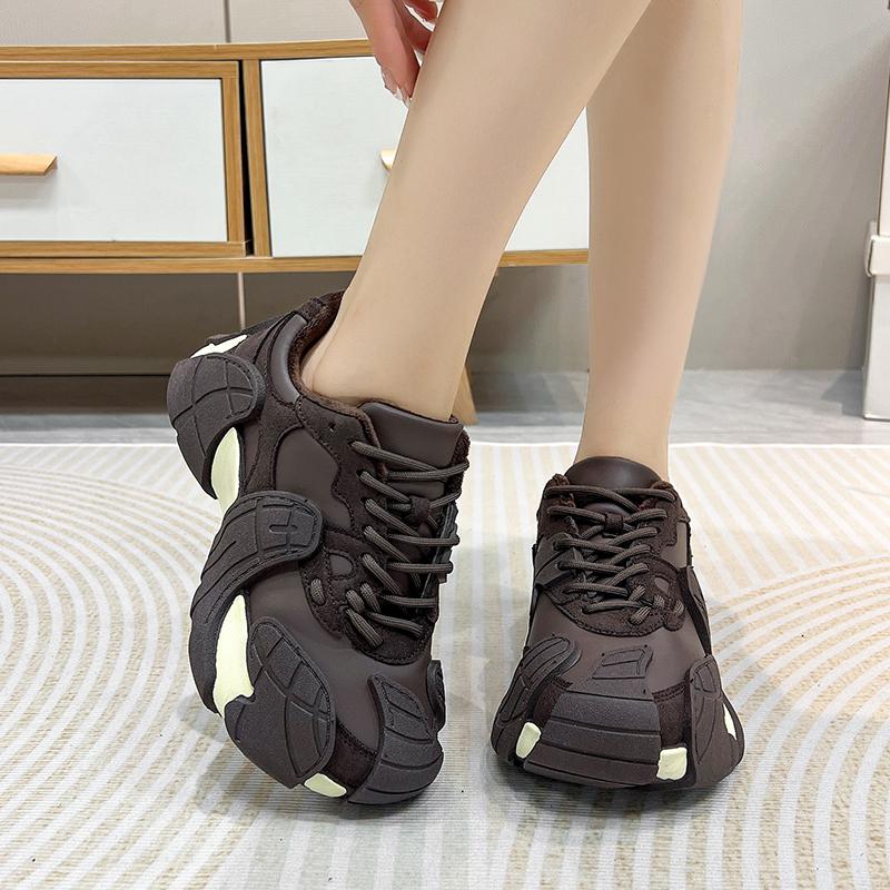 Fashion Women's 2025 New Spring Summer Versatile Sports Leisure Oes Retro Racing Soft Bot Agan Oes Cross Bule Casual