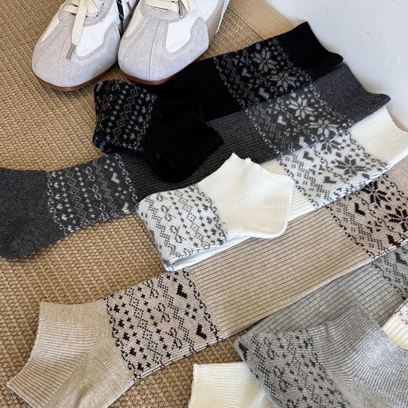 Women's Wool Mid-Calf Socks: Thickened Autumn/Winter Brown Slouch & Gray Stirrup Warmers