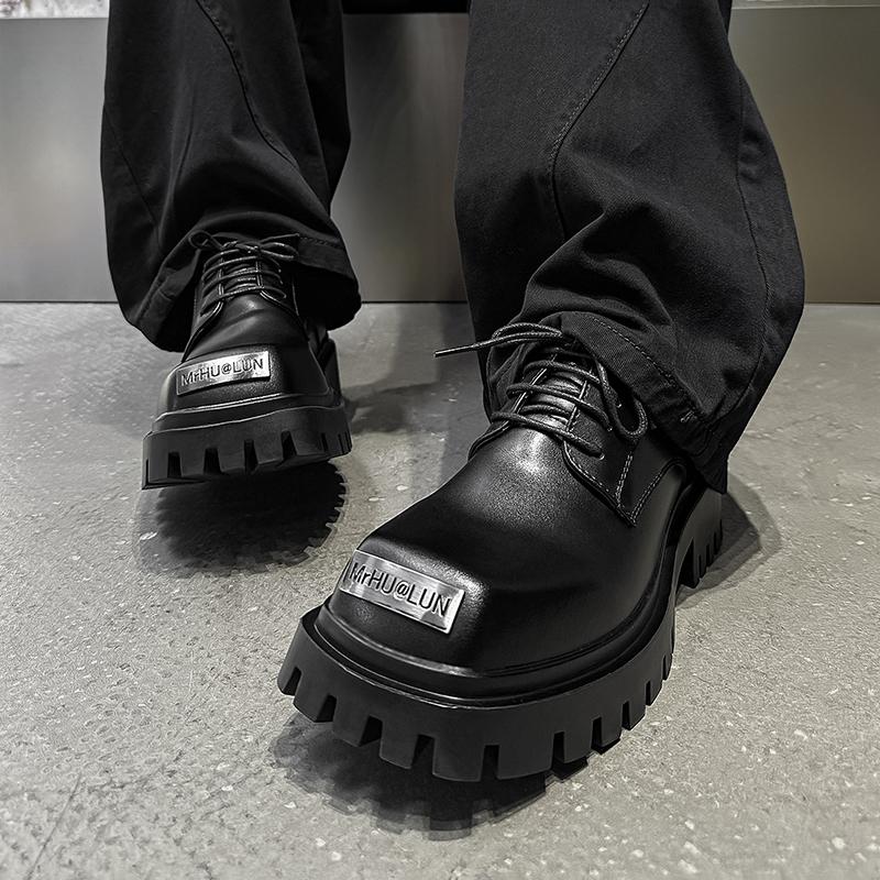 Modische lässige Schnür-Herren-Lederschuhe Modischer britischer minimalistischer Stil Outdoor-Straße Tägliche Arbeit Party-Schuhe Dicke Sohle Jugend