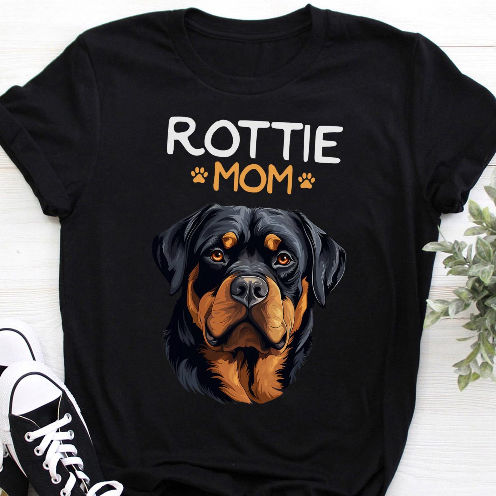 Rottie Mom T-Shirt: Funny Rottweiler Dog Mama Gift S