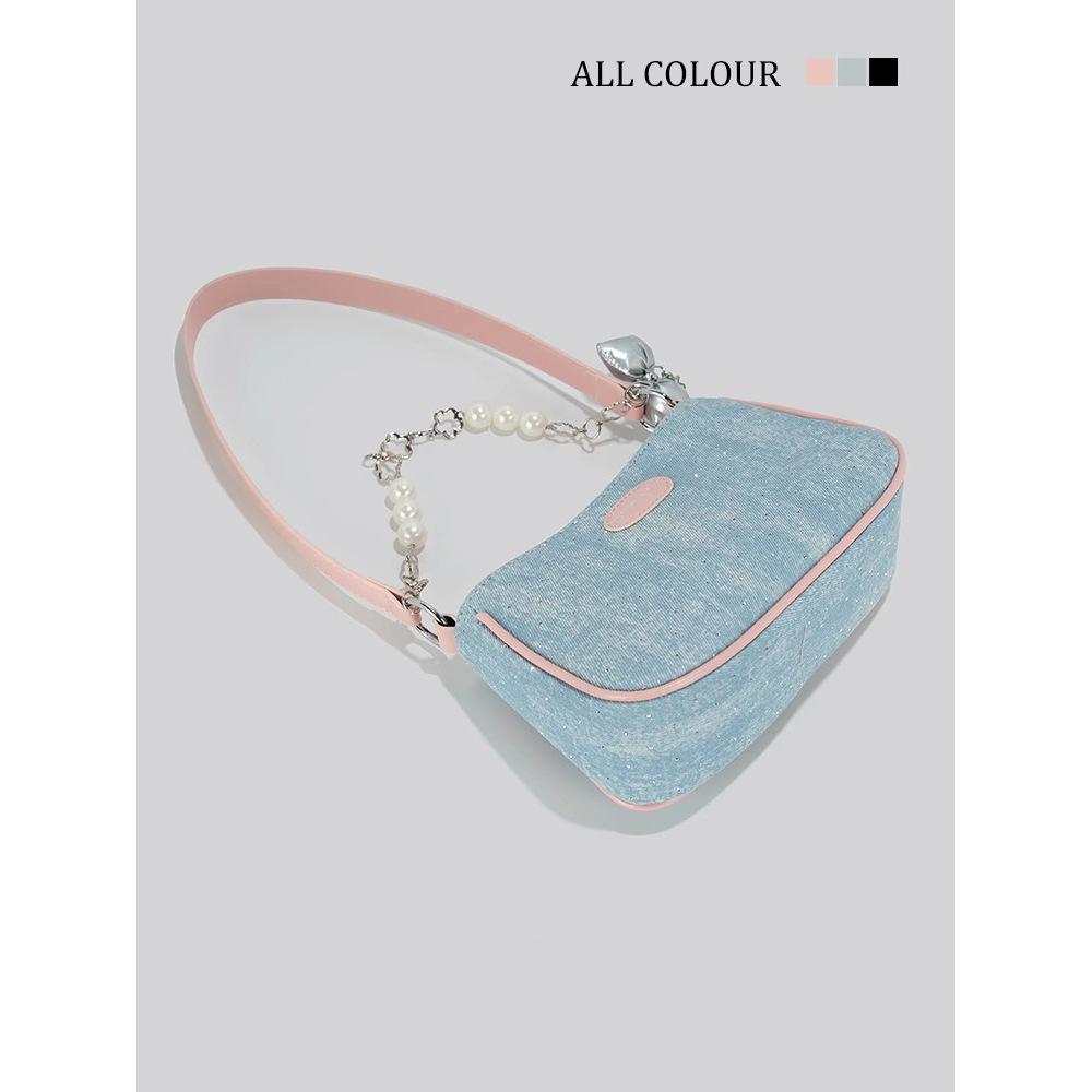 2025 Autumn and Winter Season Super Fire High Sense Single Shoulder Underarm College Student Fashion Versatile Commuter Messenger Bag