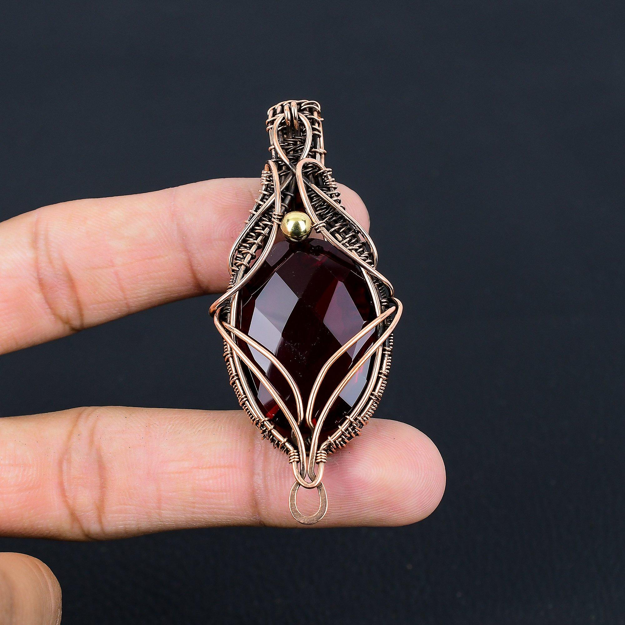 

Удивительный драгоценный камень гранат, подвеска ручной работы из чистой медной проволоки, обернутая ювелирными изделиями 2.83 Inches красный