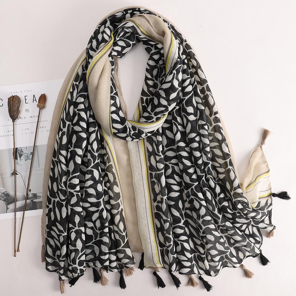 2024New Ethnic Print Beach Travel Scarf Women Tassel Fringed Shawl Seaside Holiday Sunscreen Beach Scarves 180*90cm