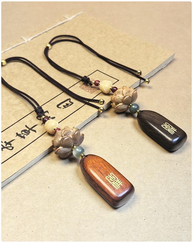 Sandalwood Gourd Pendant: High-End Rearview Mirror Amulet for Men and Women
