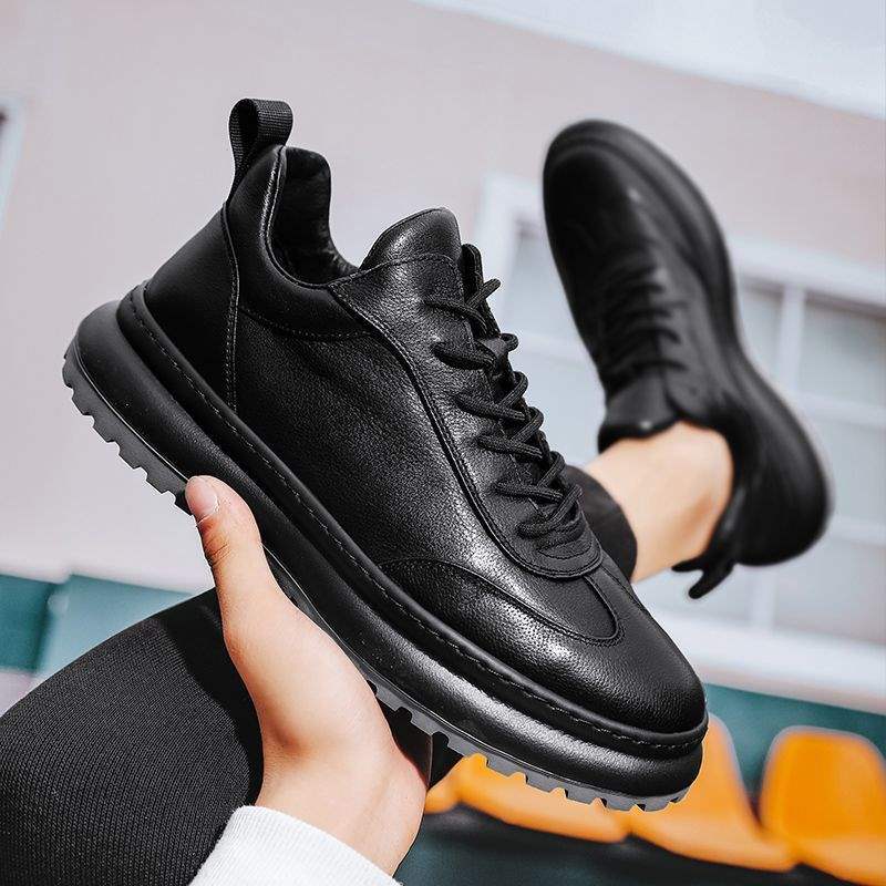 Autumn and Winter Velvet Warm Fashion Real Microfiber Men's Casual Leather Shoes Non-slip Kitchen Shoes Trendy Shoes Sports Board Shoes