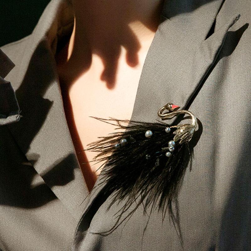 Spilla a forma di cigno nero con piume retrò, Spilla di alta gamma, Spilla alla moda e personalizzata