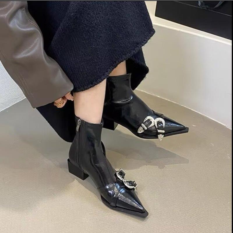 

Модные женские однотонные ботинки на массивном каблуке, с острым носком, на молнии сбоку, осенние ботинки до середины икры, с пряжкой на ремне, модные повседневные, самые новые ботинки 2025 года 35 чёрный