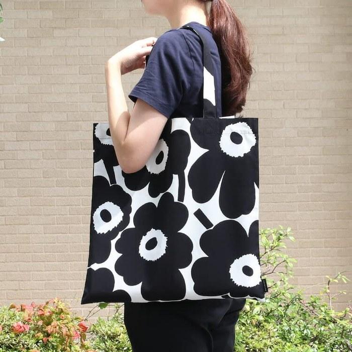 Marimekko Tote Bag Women's A4 Fabric Bag Pieni Unikko Black x White 067572 190 (43x42cm)