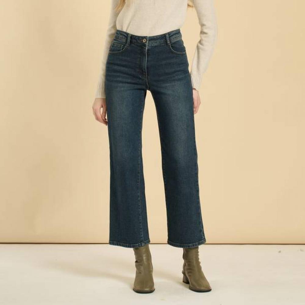 

Bcbg Semi Bootcut Medium Blue Denim Pants B5w9p350 Dark Blue (54)/77