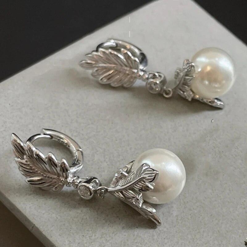 ANENJERY 2023 neue Trend Perle Blatt Hoop Ohrringe für Frauen Vintage Frence Stil Handgemachte Persönlichkeit Ohrringe Schmuck