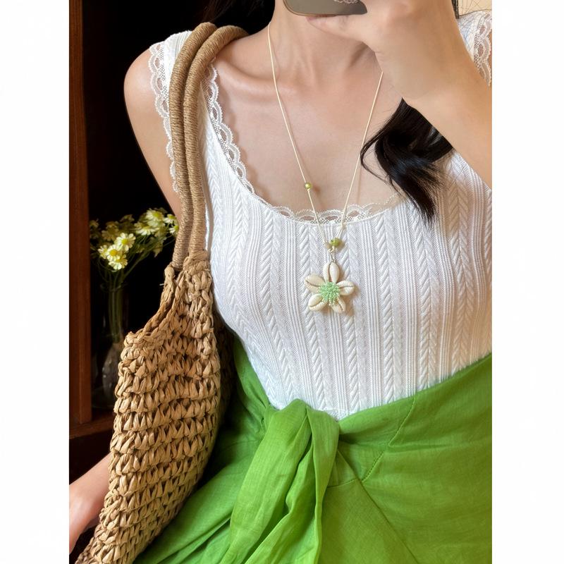 Seaside Stroll Green Flower Pearl Beaded Necklace: Elegant Summer Layered Clavicle Accessory for Women