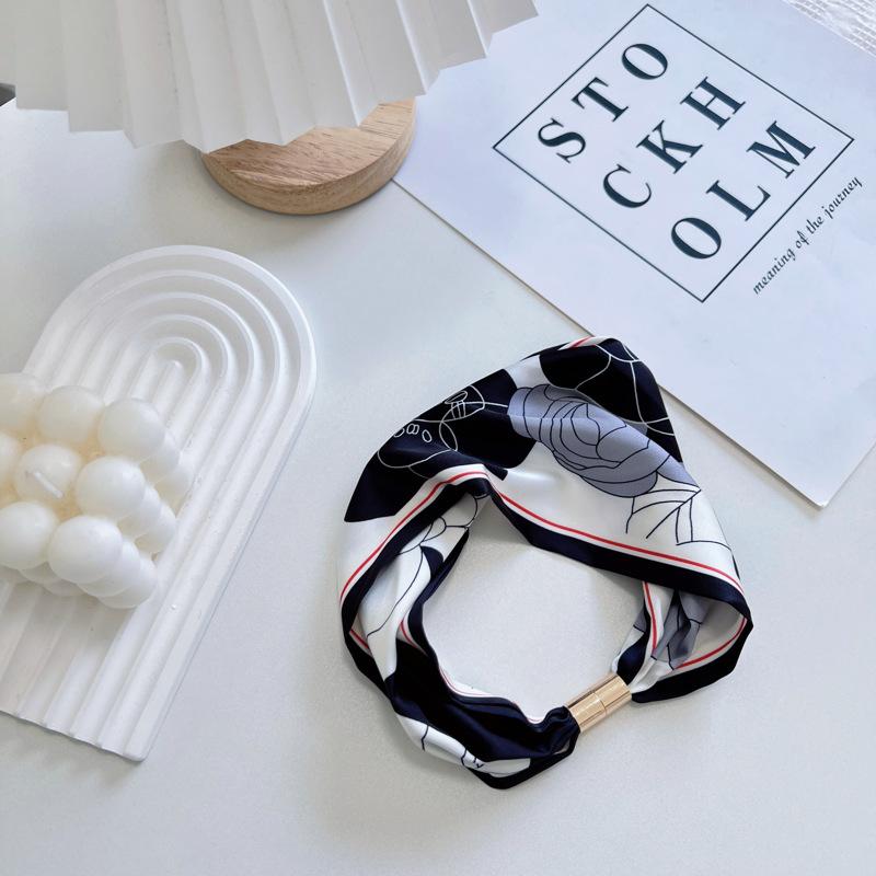 Korean Style New Fahion Silk Scarf Pearl Necklace Decoration Printed All-Matching Vintage Scarf Professional Lady Small Scarf