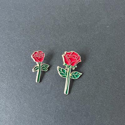 Beautiful Red Rose Brooches Fashionable Gold Color Metal Decorative Pins Clothes Pencil Bag Ornaments
