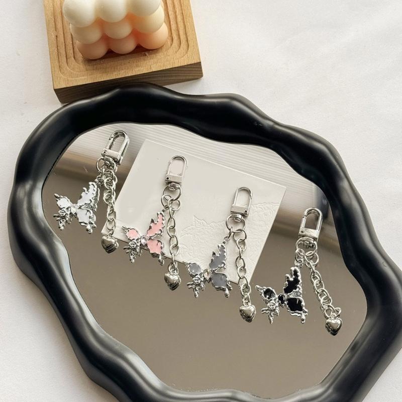 Porte-clés à breloques en forme de cœur et de papillon, joli pendentif décoratif pour sac à dos, pour femmes et filles