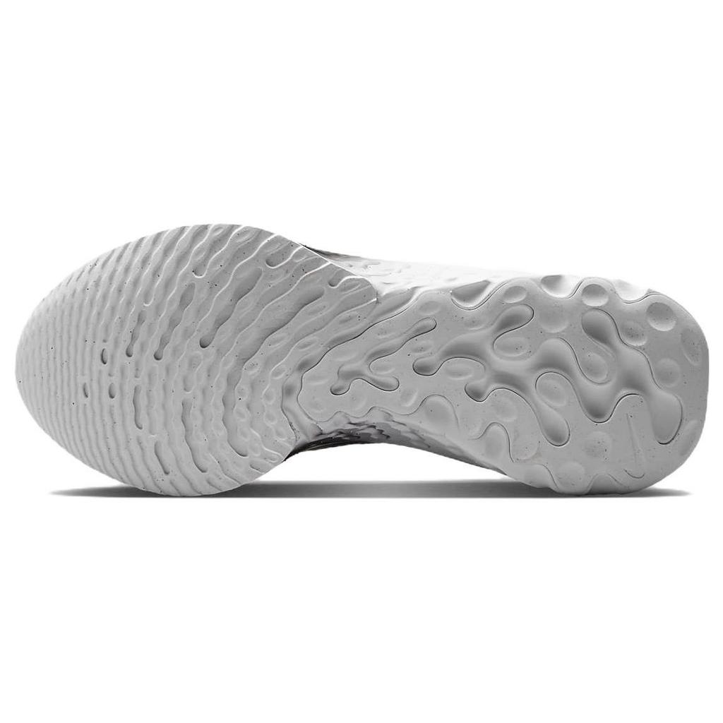 Nike Women's Black White Iridescent DZ3027-001