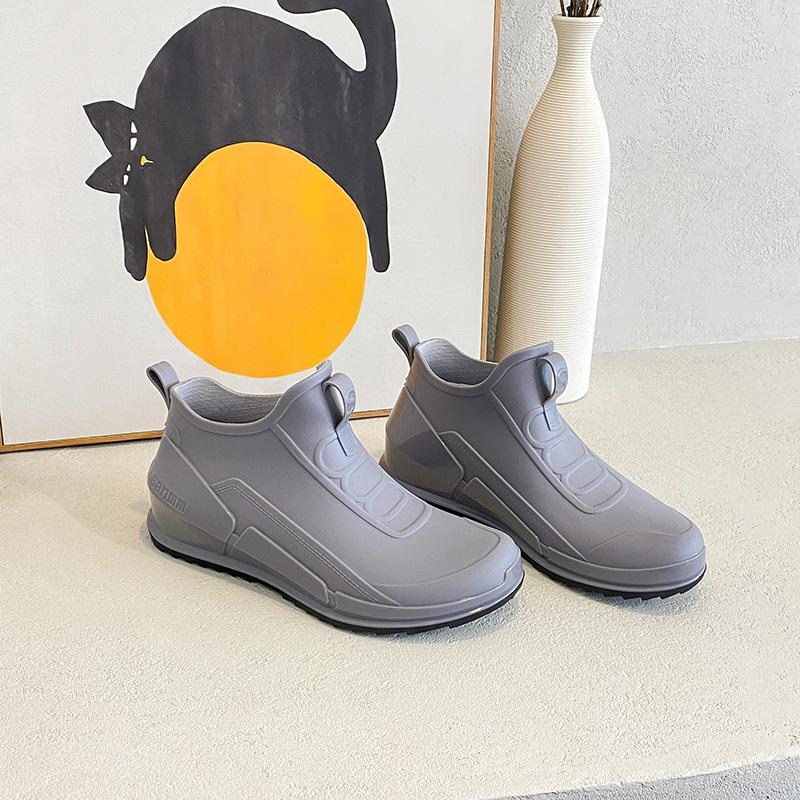 Fashion Rain Boots, Lightweight Waterproof and Non-slip Rubber Shoes for Women's New Simple and Lightweight Rain and Water Shoes for Women