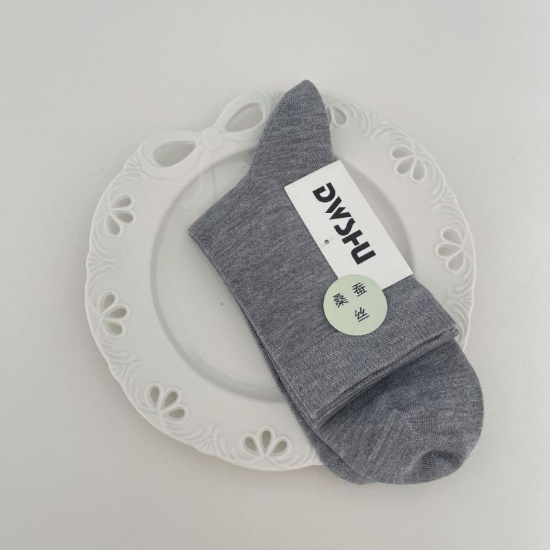 Men's Spring and Summer Thin Solid Color Business Boneless Simple Breathable Sweat-absorbing Tube Stack Socks