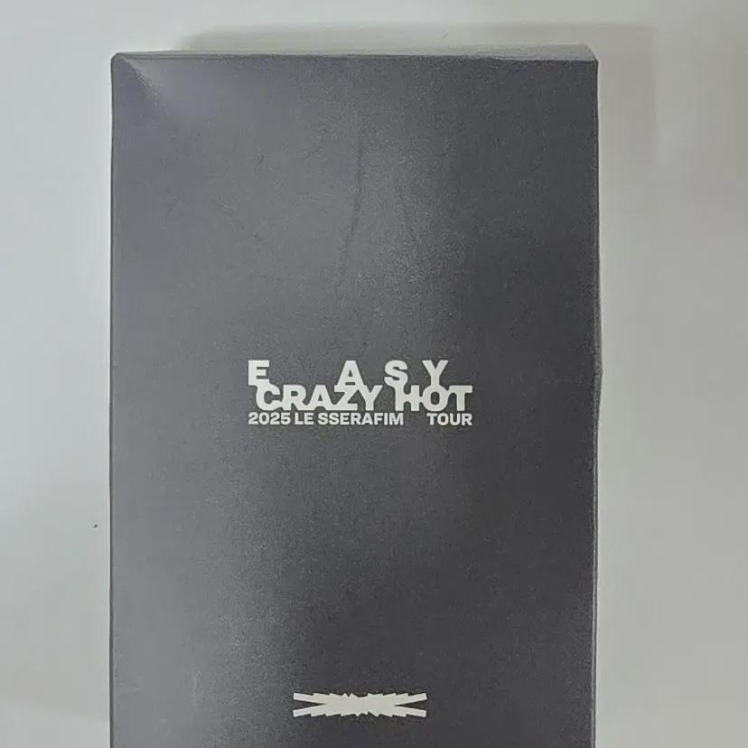 

LE SSERAFIM В продаже набор фотокарточек тура 2024