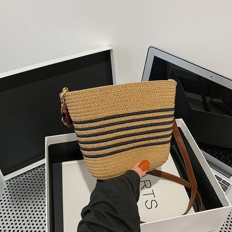 

Yogodlns Fashion Classic Small Handbag Straw Weaving Bucket Crossbody Shoulder Bag Summer Beach Wallet For Women Vacation 16x8x17cm чорний