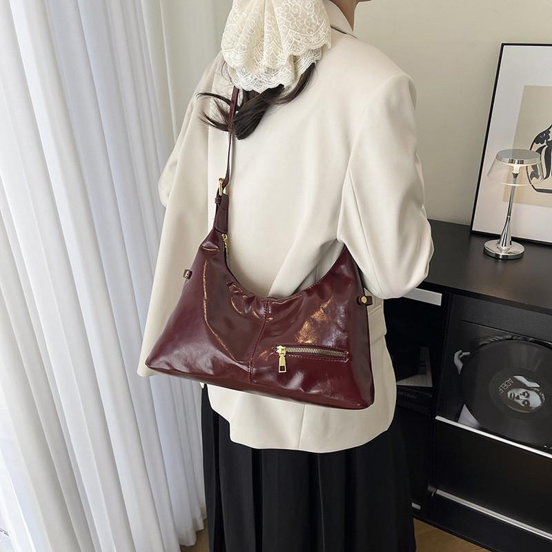 Womens Tote Bag With Pu Material For Daily Commute And Street Fashion Style