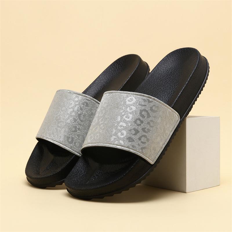 

New pair sandals large size pattern fashion light wading men s slippers thick soled outdoor men beach shoes women s slippers 40-41