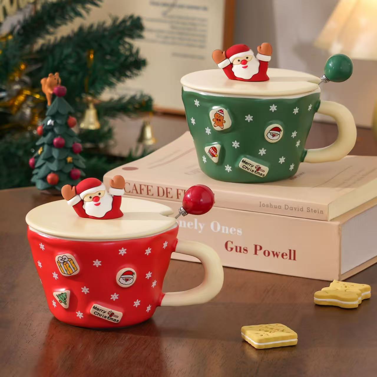 

Embossed Santa Claus Mug With Lid Spoon High Value Christmas Cartoon Creative Christmas Gift Ceramic Cup 350m l