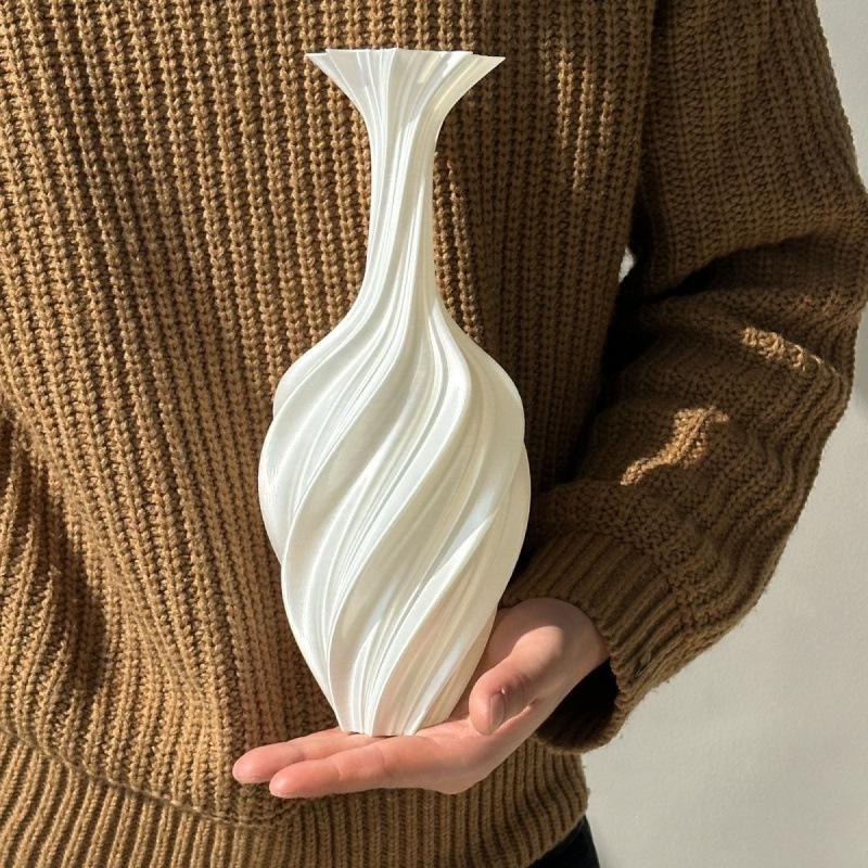 Minimalist Nordic 3D-Printed Twisted Abstract Floral Vase