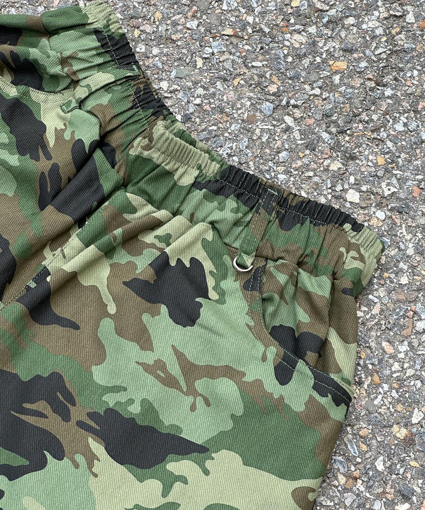 SLOW RECORD HOUSE Carpenter Bermuda Wide Camo Pants_Green