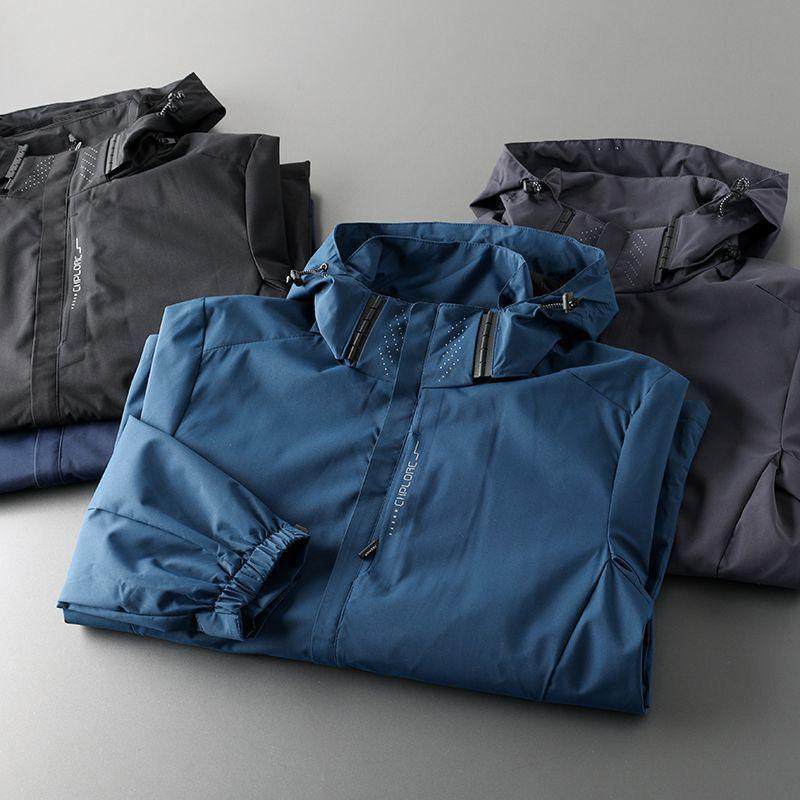 Men's American-Style Windbreaker: Waterproof, Windproof Outdoor Jacket for Spring & Autumn