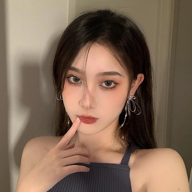Cold Metal Feeling Bow Streamer Silver Needle Earrings Personality Fashion Internet Celebrity Temperament Earrings