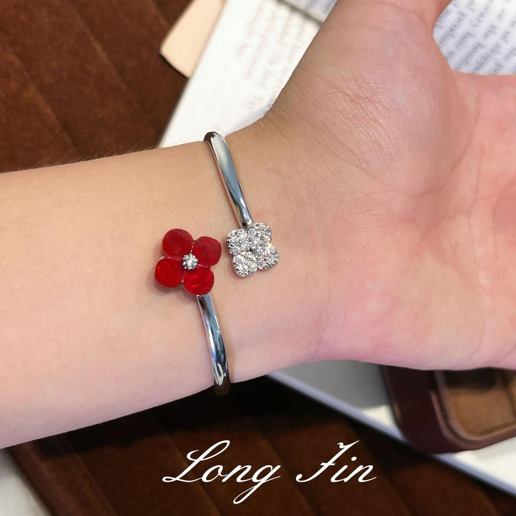 Französisches Retro Vierblättriges Kleeblatt Imitation Rotes Pferdequaste Halskette Fünf-Blumen-Armband Blume Temperament High-End Leichter Luxus Set