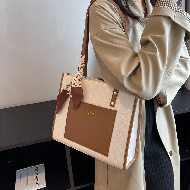 Versatile Single Shoulder Armpit Bag Women's New Large-capacity Commuter Tote Bag Women's Handbag