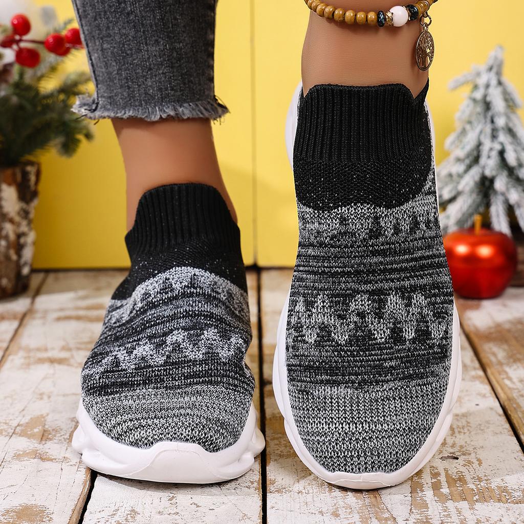 Fashion Women Sneakers Breathable Trendy Sneakers Wear-resistant Soft Sole Flat Walking Shoes Summer Fashion New Mesh Sneakers Women