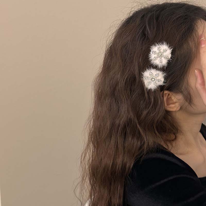 New Fashion Shiny Rhinestone Snowflake Fur Ball Plush BB Clip for Women Korean Sweet Bang Clip Barrette Hair Accessories