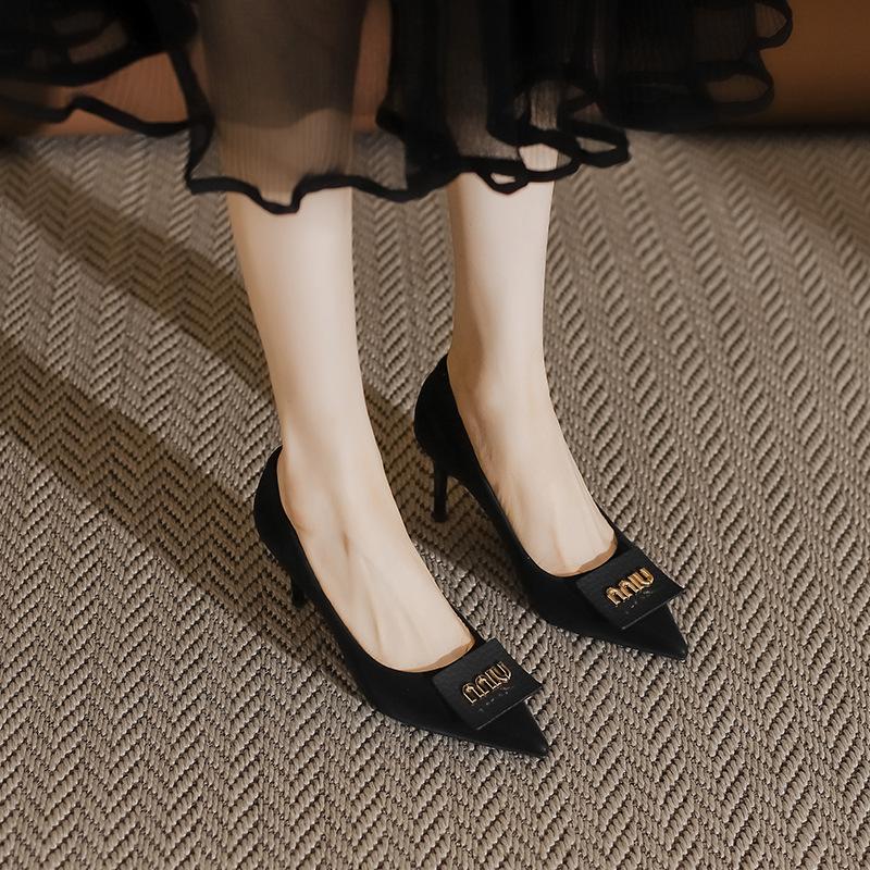 The first layer of sheepskin high heels is not tired of feet, spring and summer shallow mouth single shoes 7cm square buckle soft leather