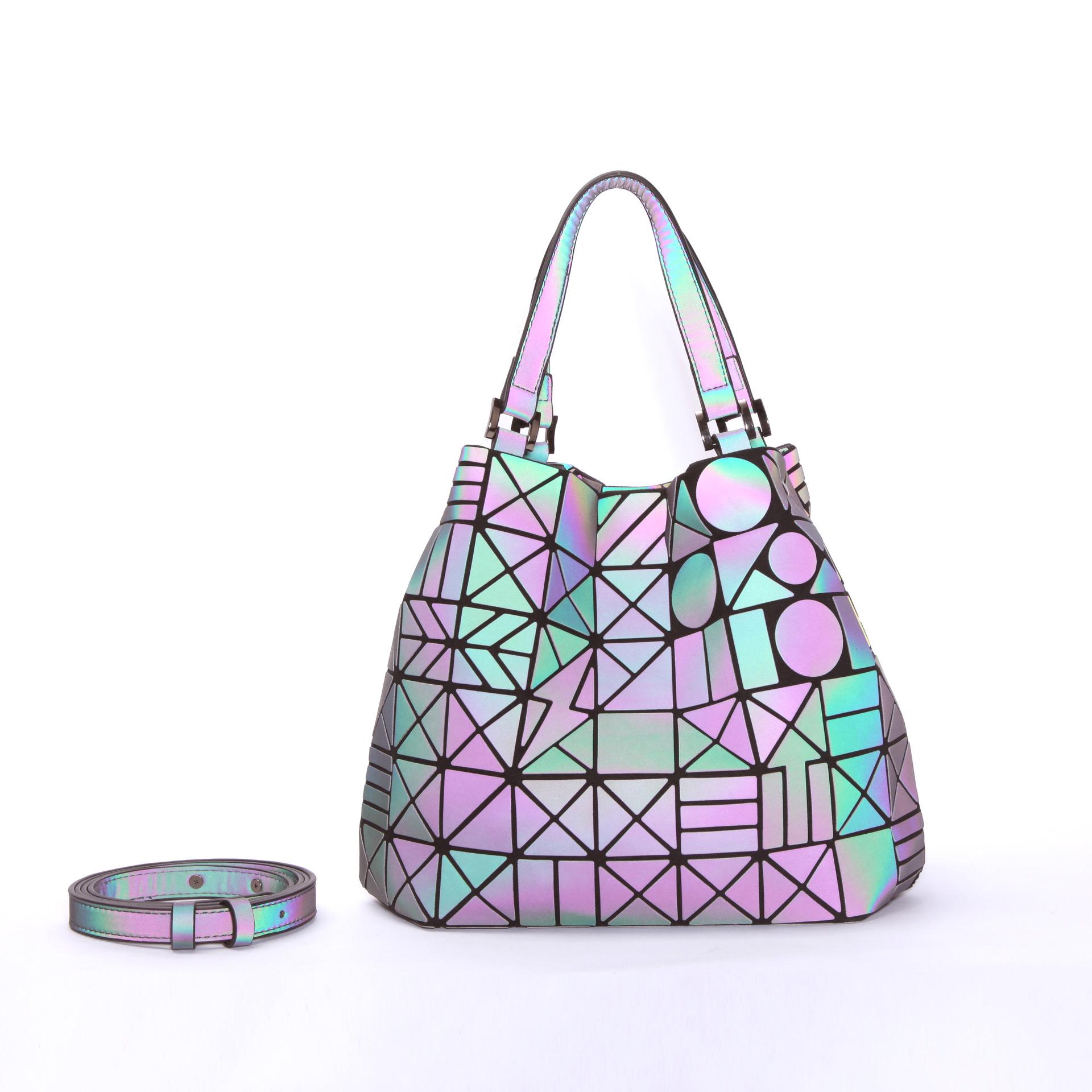 2025 European & American Fashion Diamond Pattern Women s Crossbody Bucket Tote Bag