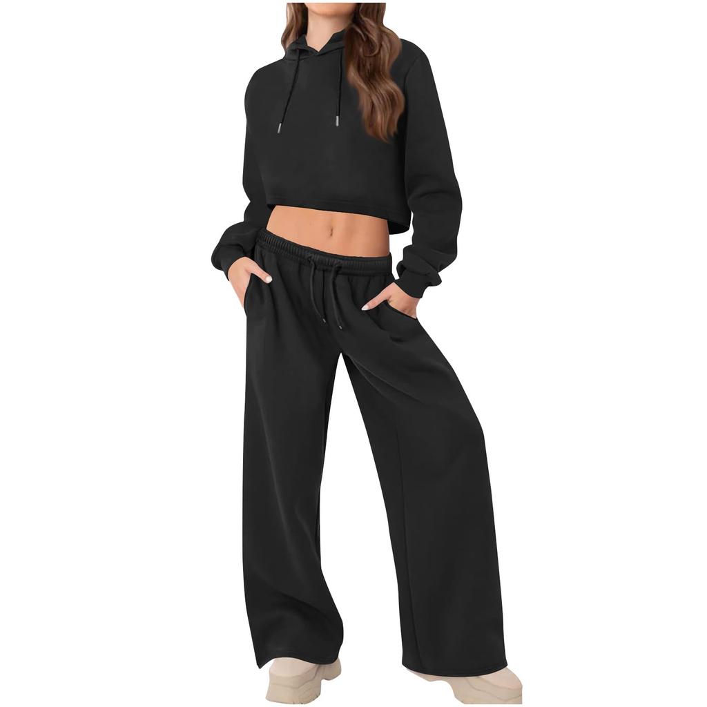 Modisches Damen-Kurz-Kapuzensweatshirt mit Batikmuster und Weitbein-Hose im Anzug