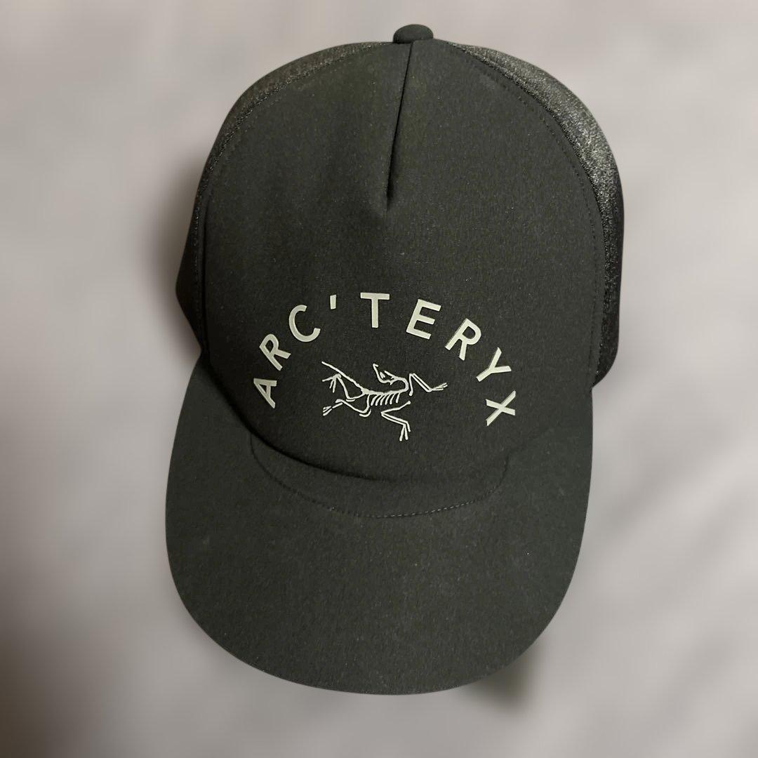 Used ARC TERYX Trucker Curved Cap Black