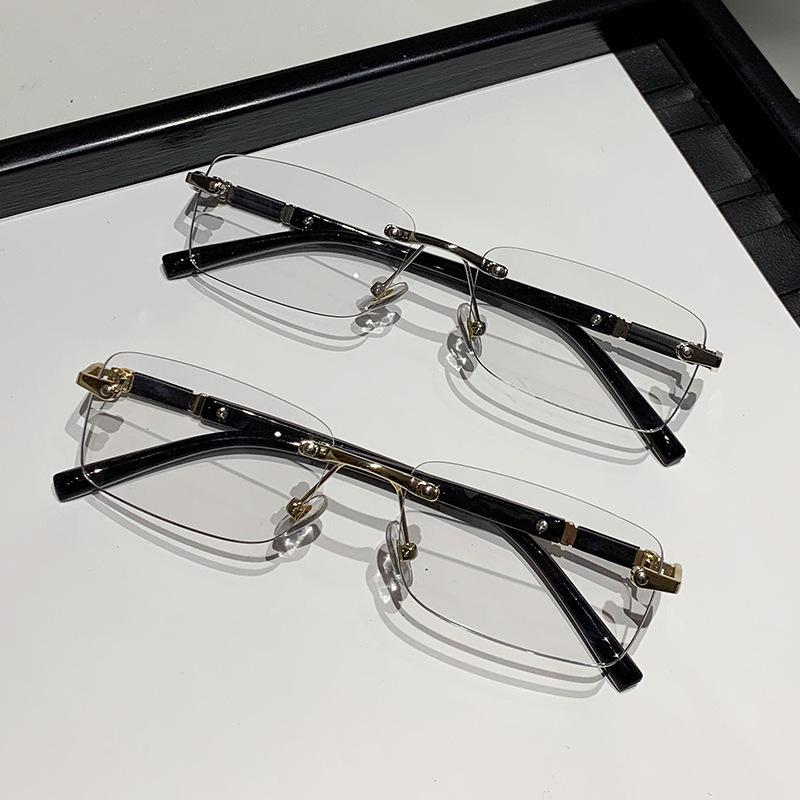 Hochwertige Metallbrille für Herren mit lichtempfindlichen Farbwechselgläsern, Blaulichtfilter, Myopie-kompatibel, mit Sehstärke erhältlich, Unisex-Design.