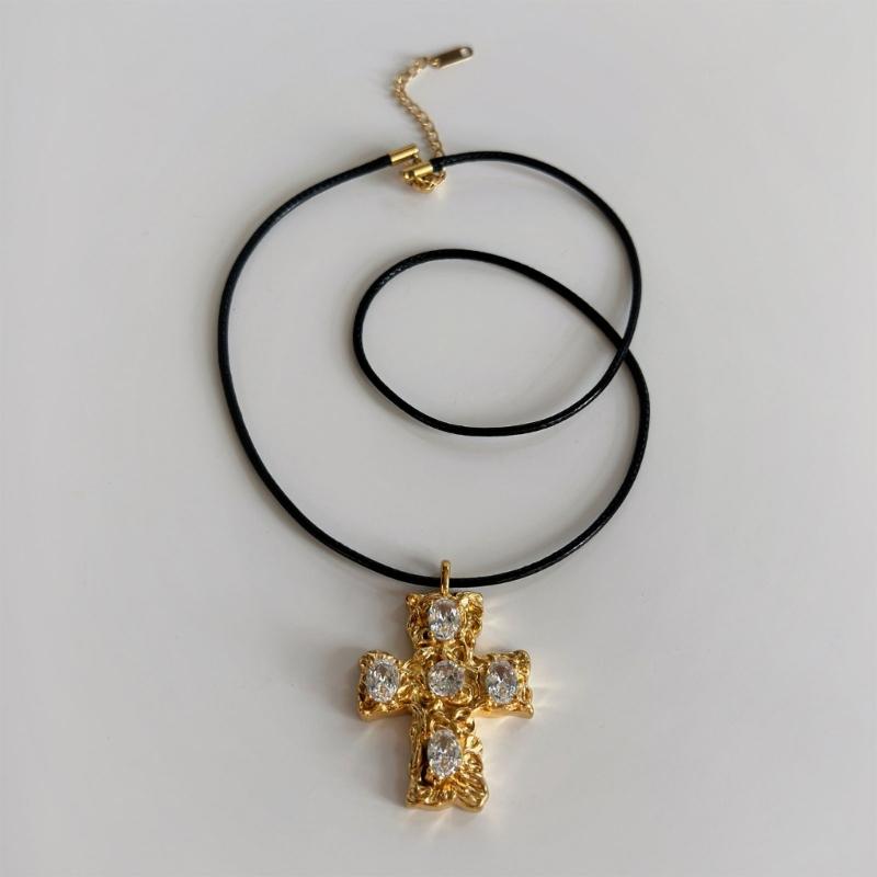 Diamond Studded Neckchain Fashionable Crucifix Pendant Necklaces Adjustable Collarbone Chain Cross Jewelry Ornament