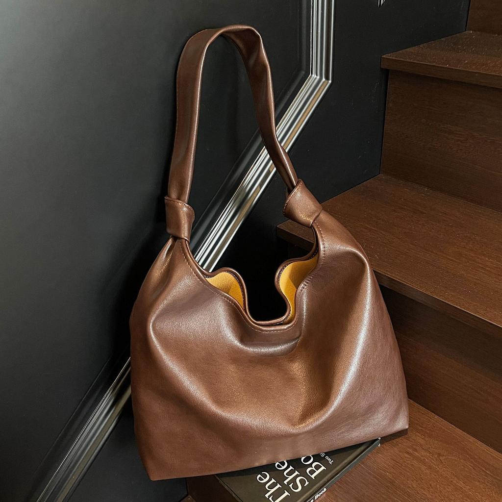 Tote bag women's lazy wind large-capacity tote bag women's 2025 new autumn and winter fashion commuter underarm shoulder bag